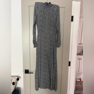 Reformation Black and White Floral Long Sleeve Dress w/ Slit & Button Detail